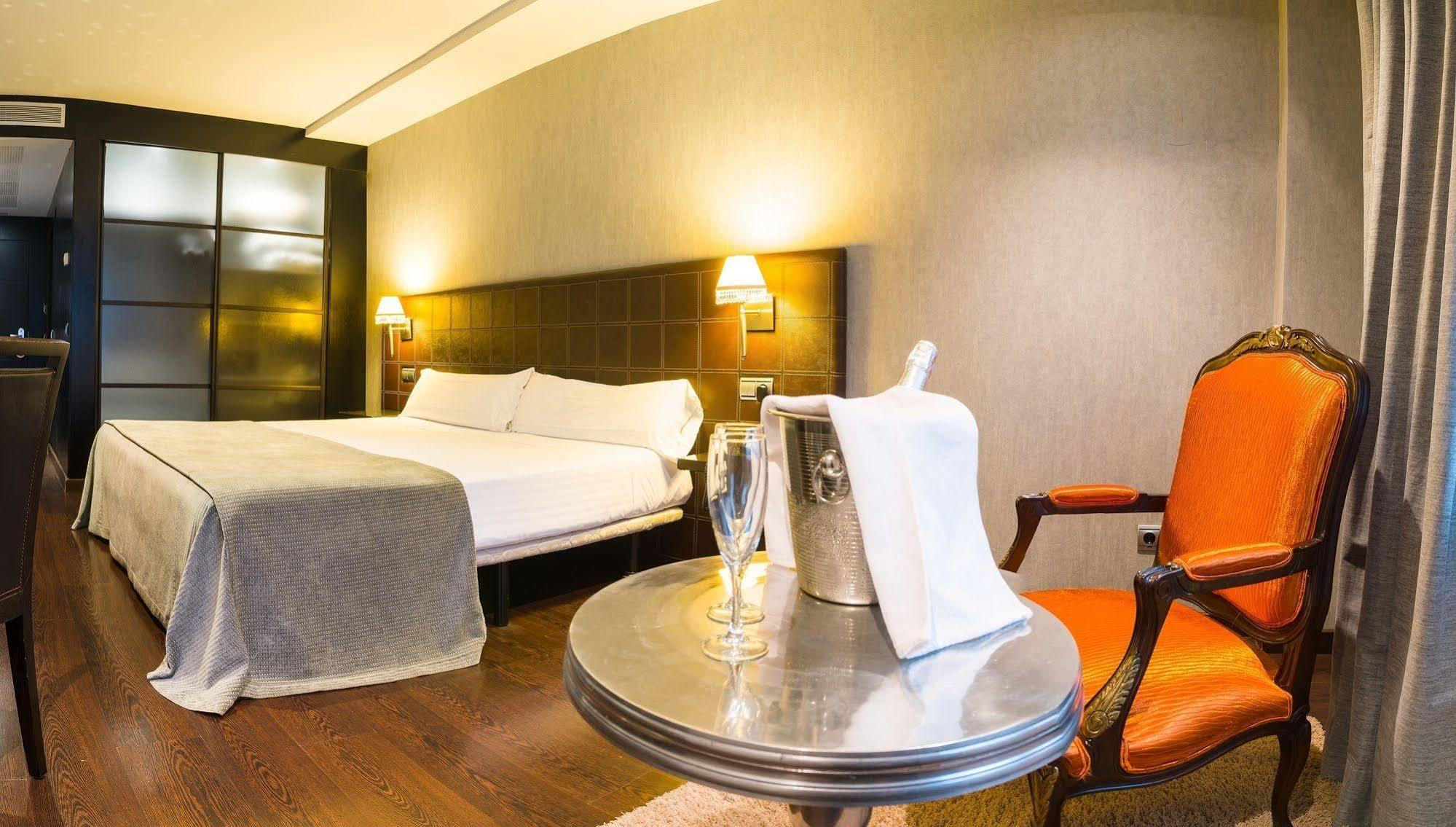 Iberik Santo Domingo Plaza Hotel Ов'єдо Екстер'єр фото